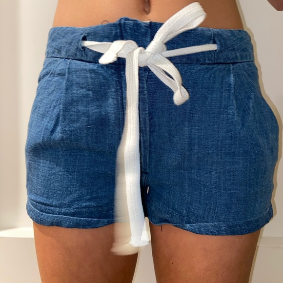 Aritzia Wilfred Shorts - Picture 1 of 2